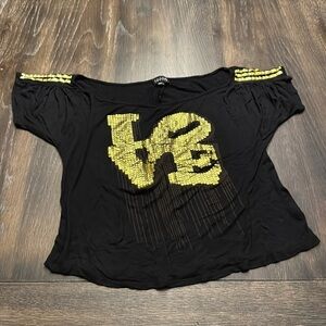 🟤 Joyce Leslie LOVE T-SHIRT SIZE SMALL